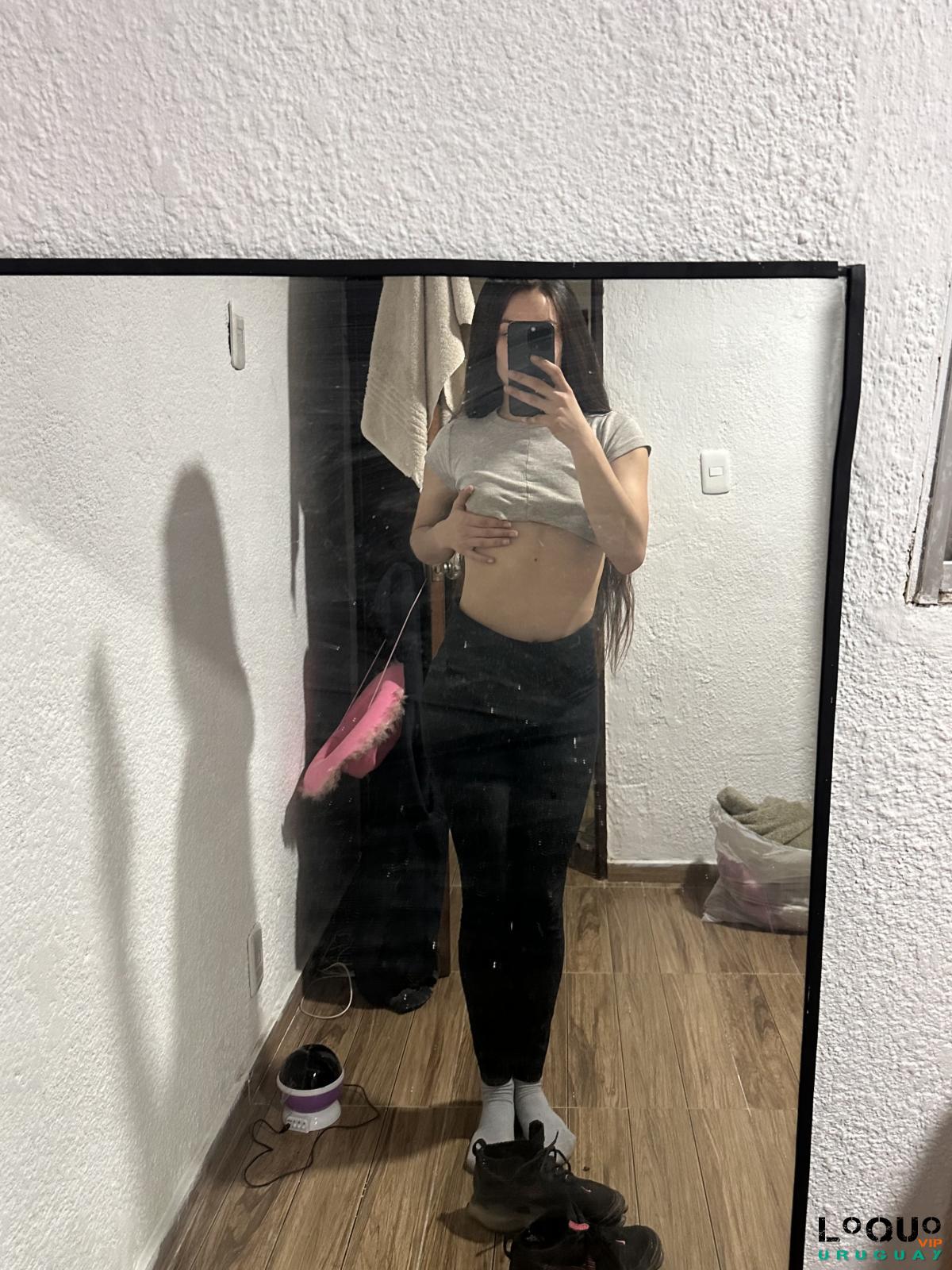 Putas Canelones: Una chica que solo encontrarás aqui